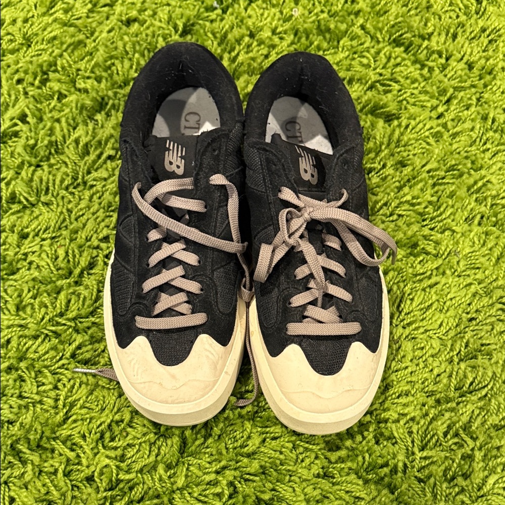 New Balance Black and Cream Sneakers